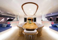 luxury_motor_yacht_seanna_bridge_deck_dining